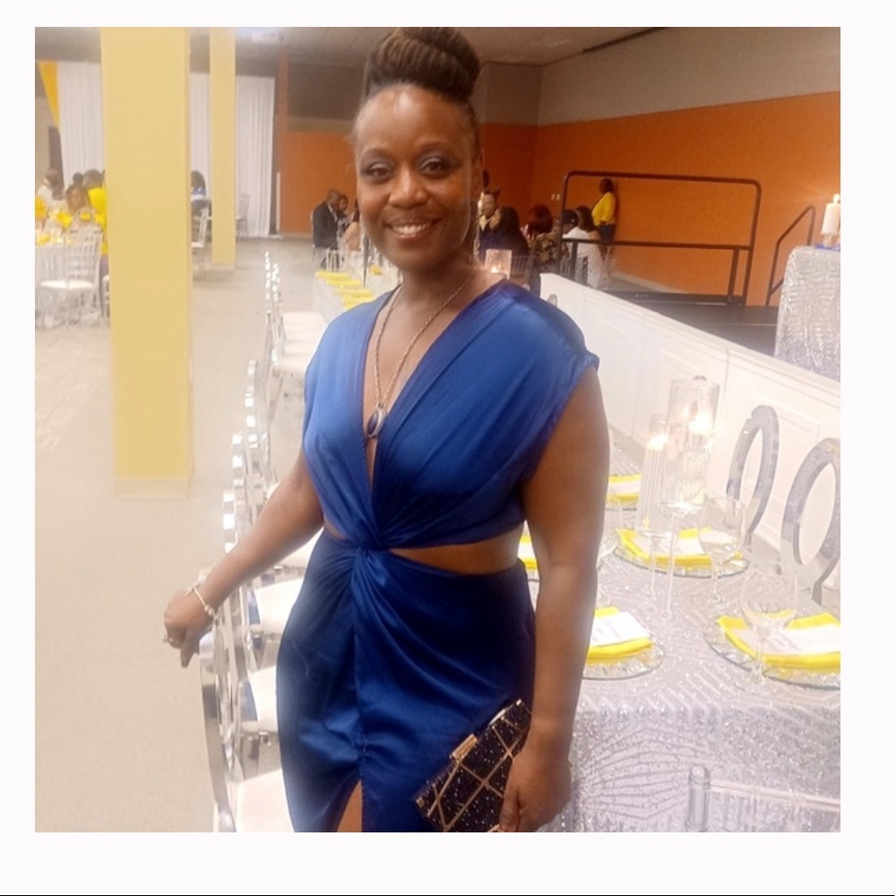 ⚡️ Flash sale⚡️ Satin formal dress only 2 left - Picture 8 of 10